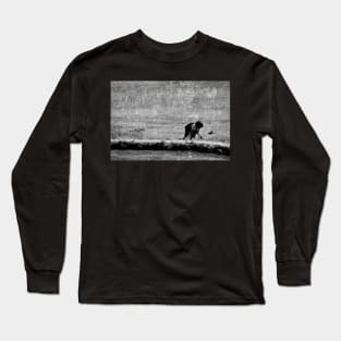 Enfant dans une rizière au Philippines Long Sleeve T-Shirt